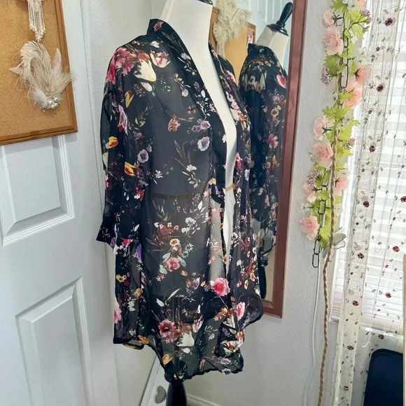 Floral Kimono Coverup - Picture 5 of 5